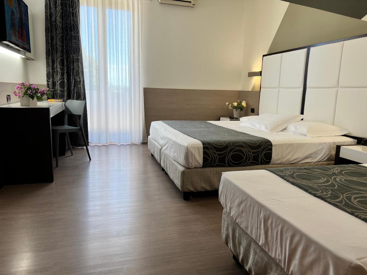 Hotel Gardenia Romano Canavese Exteriör bild