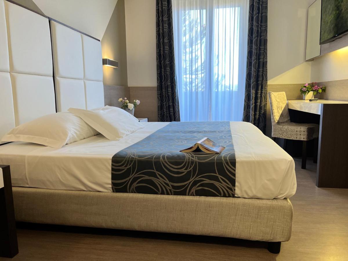 Hotel Gardenia Romano Canavese Exteriör bild