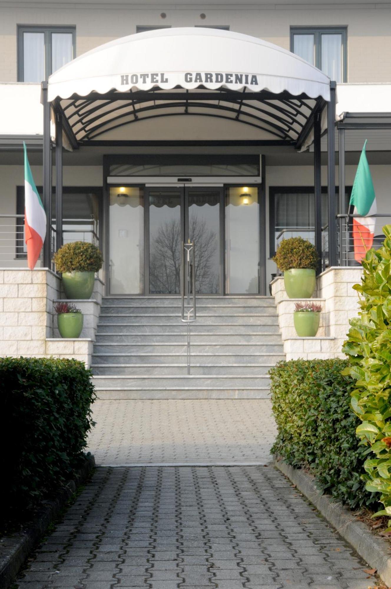 Hotel Gardenia Romano Canavese Exteriör bild