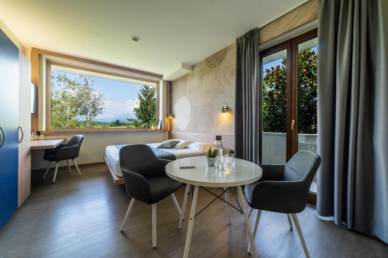 Hotel Gardenia Romano Canavese Exteriör bild