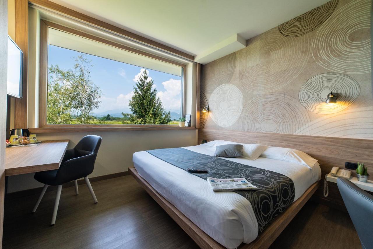Hotel Gardenia Romano Canavese Exteriör bild